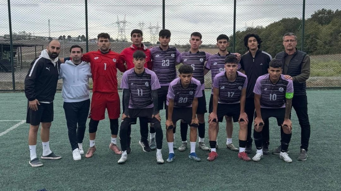 OKUL FUTBOL TAKIMIMIZIN BÜYÜK BAŞARISI TÜRKİYE 4.LÜĞÜ!!!